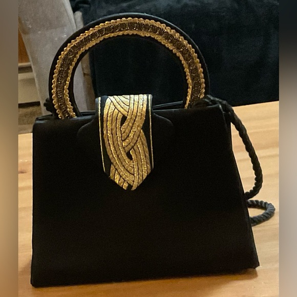 Evening black n gold bag with round handle and string for cross body bag. - Picture 4 of 7